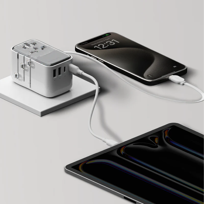 Momax World+ Flow 35W 4-Port w/ Built-in USB-C Cable + AC Travel Adaptor White - شاحن عالمي للسفر 35 واط مع كيبل تايب سي مدمج من موماكس ابيض