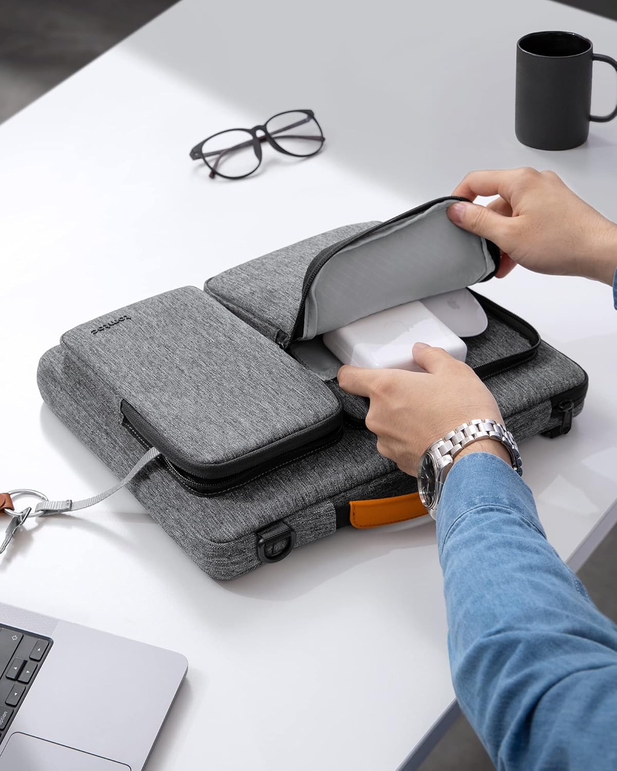 Tomtoc Defender-A42 Laptop Briefcase 13.5 Inch Gray - حقيبة لابتوب مقاس 13.5 بوصة من تومتوك رمادي