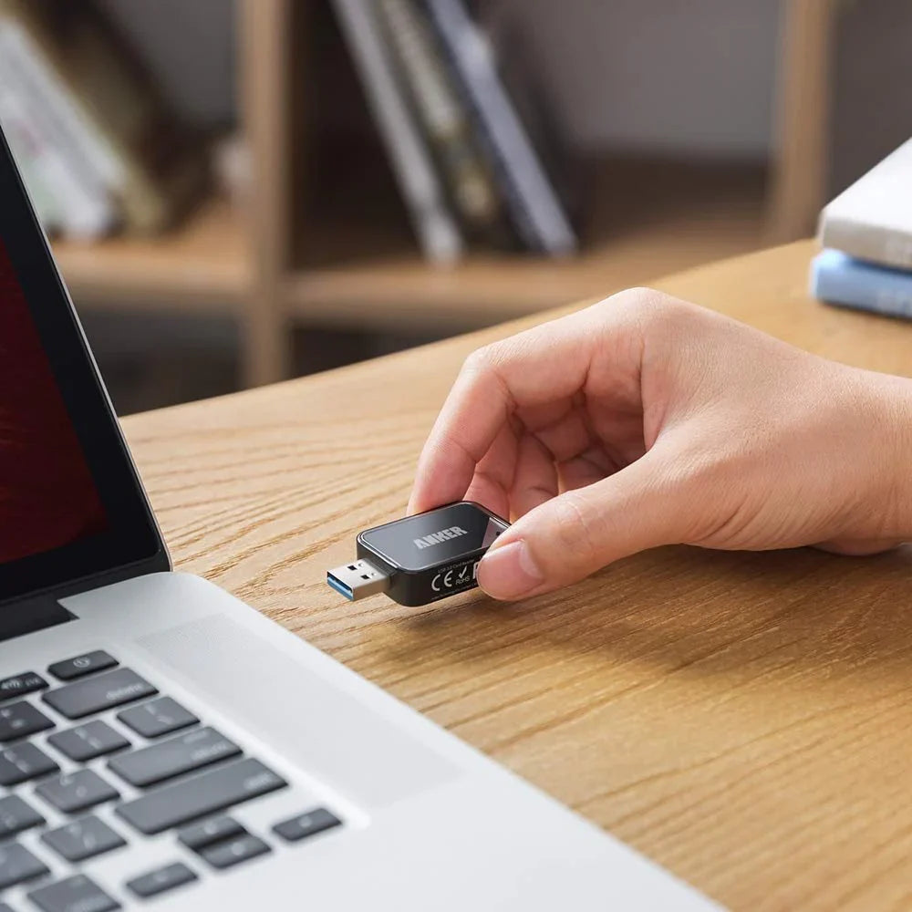 Anker 2-in-1 USB 3.0 Portable Card Reader Black - قارئ بطاقات محمول 2 في 1 من انكر