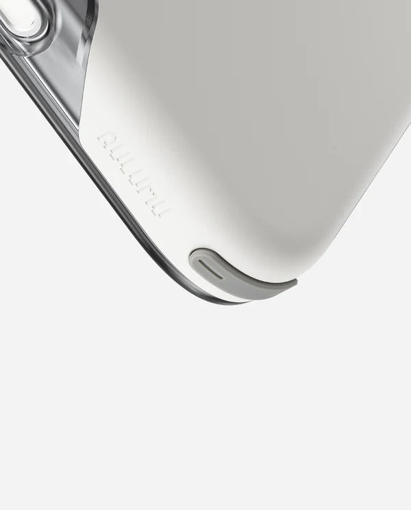 A17 SLIM SHOCKPROOF CASE FOR IPHONE 17 PRO MAX WHITE - كفر ايفون 17 برو ماكس ماك سيف نحيف مقاوم للصدمات من اولومو ابيض