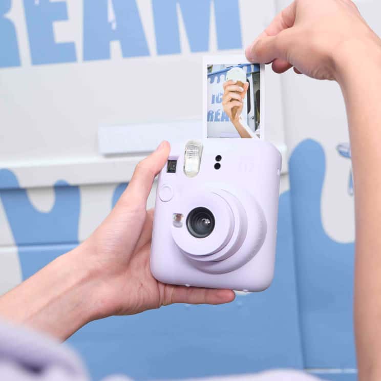 Fujifilm Instax Mini 12 Instant Camera Lilac Purple - كاميرا تصوير فورية ميني 12 من فوجي فيلم انستاكس لون بنفسجي