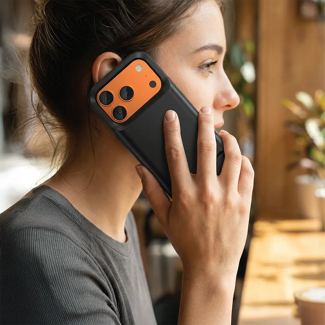 Green Lion VOLT CASE 6000mAh Power Bank Case For iPhone 17 Pro Max Black - كفر ايفون 17 برو ماكس مع باوربنك 6000 ملي امبير من كرين اسود