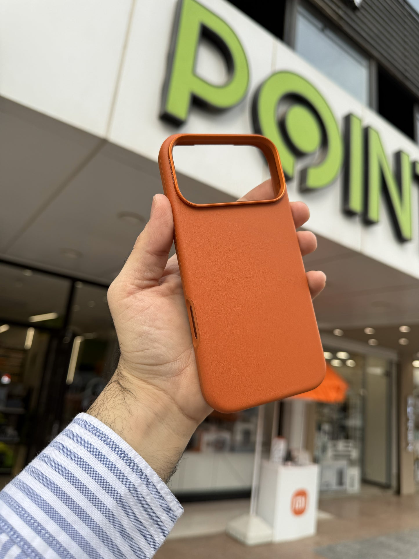 PULOKA CASE WITH MAGSAFE FOR IPHONE 17 PRO MAX ORANGE - كفر ايفون 17 برو ماكس ماك سيف برتقالي
