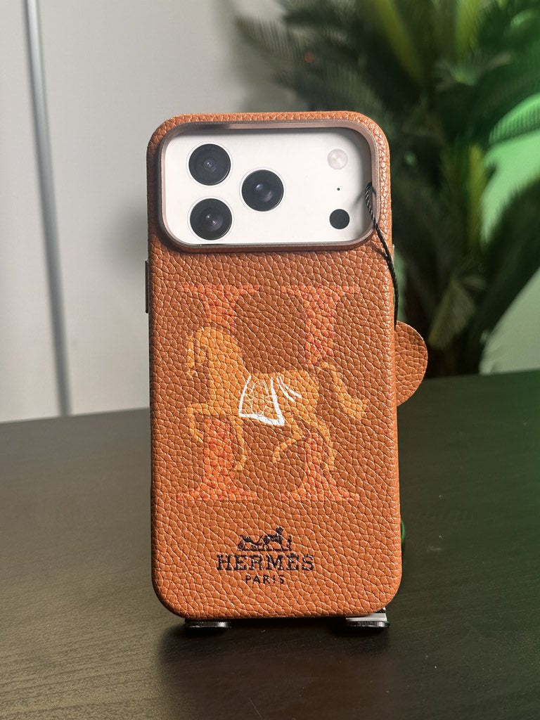 RV91 CASE FOR IPHONE 17 PRO MAX BROWN - كفر ايفون 17 برو ماكس جوزي