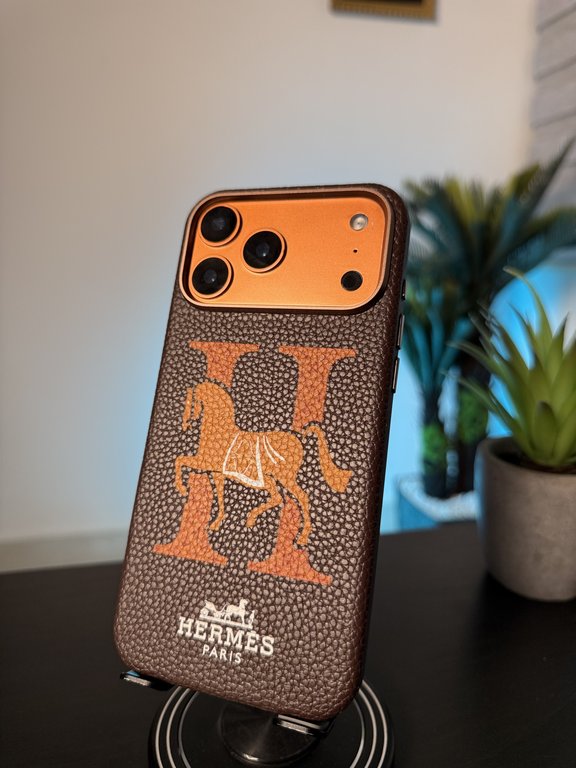 RV91 CASE FOR IPHONE 17 PRO MAX COFFEE - كفر ايفون 17 برو ماكس لون قهوائي