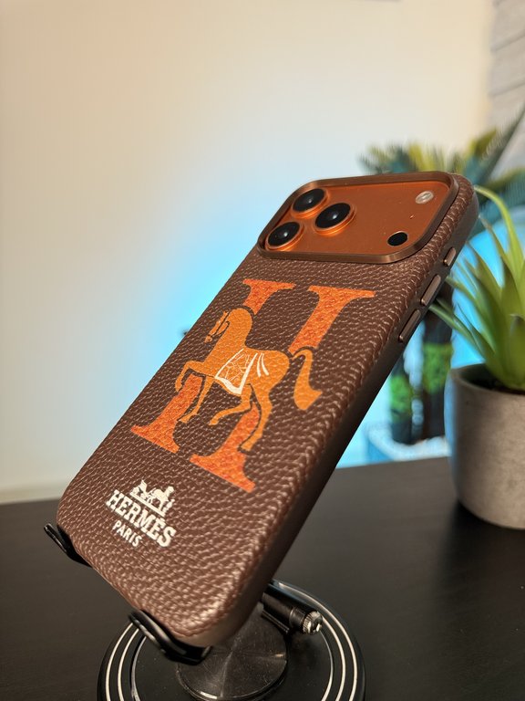 RV91 CASE FOR IPHONE 17 PRO MAX COFFEE - كفر ايفون 17 برو ماكس لون قهوائي