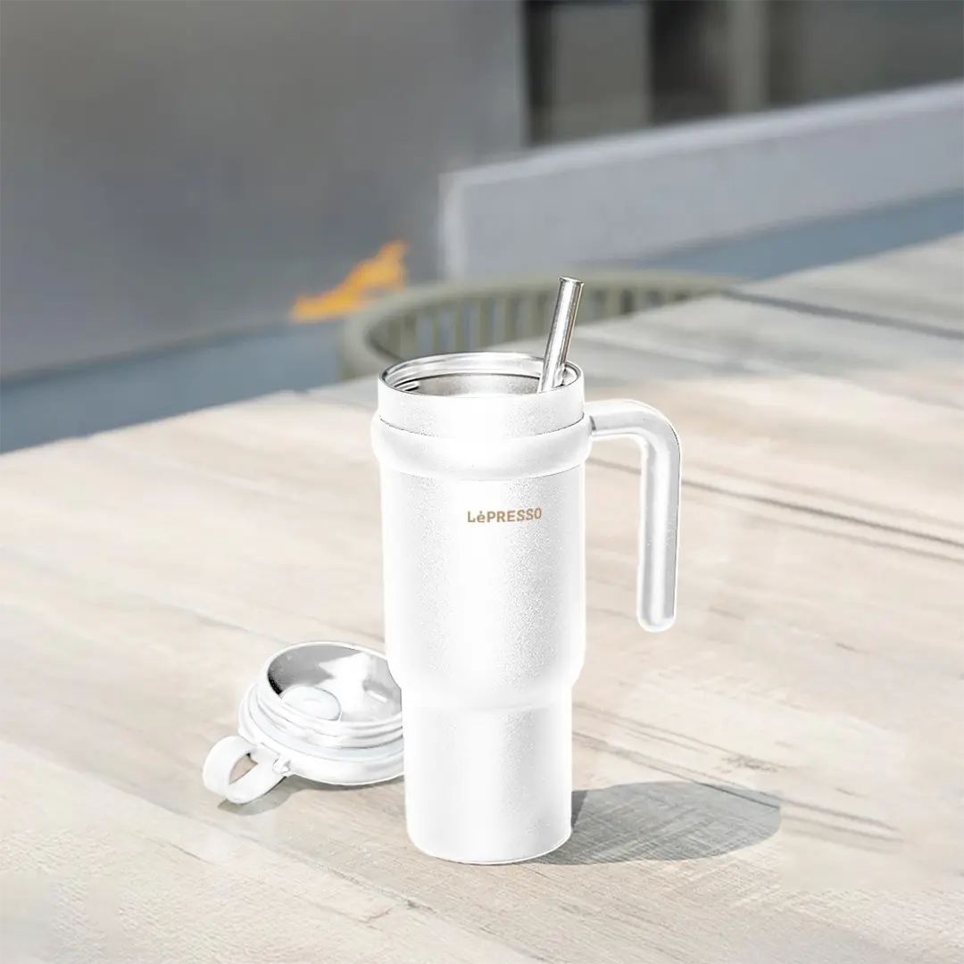Lepresso Coffee Mug with Stainless Straw 900ml White - كوب قهوة مع قصبة من الفولاذ المقاوم للصدأ 900 مل من ليبريسو ابيض