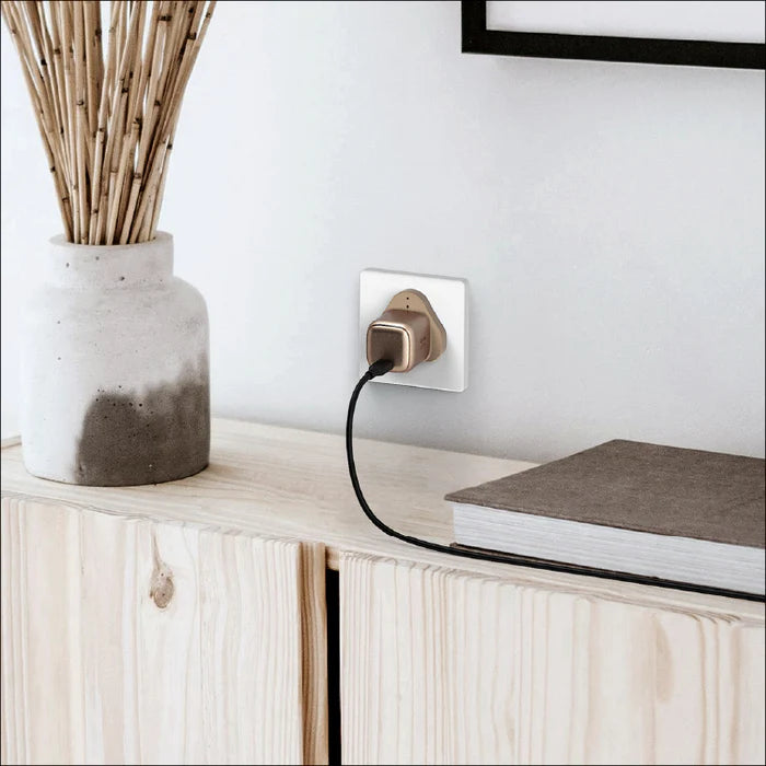 Momax Charge & Port GaN 30W charger (UK) (Gold)[ 1 port / USB-C) - شاحن 30 واط من موماكس