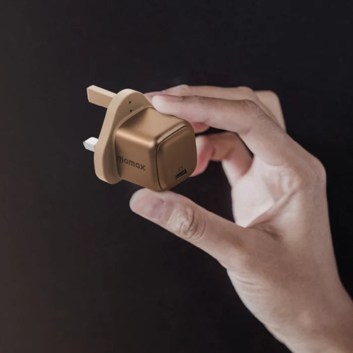 Momax Charge & Port GaN 30W charger (UK) (Gold)[ 1 port / USB-C) - شاحن 30 واط من موماكس