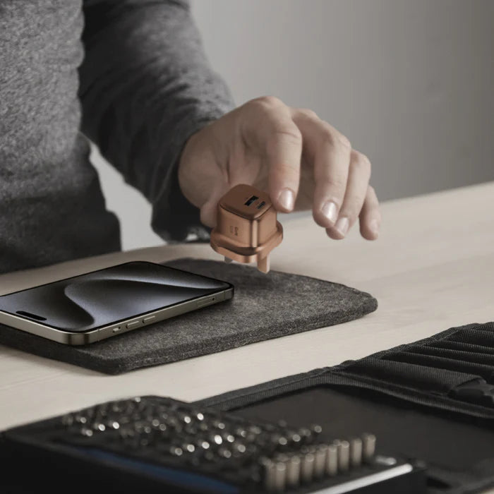 Momax 1-Charge 2-Port GaN 30W charger Golden USB-C & USB-A - شاحن 30 واط من موماكس ذهبي