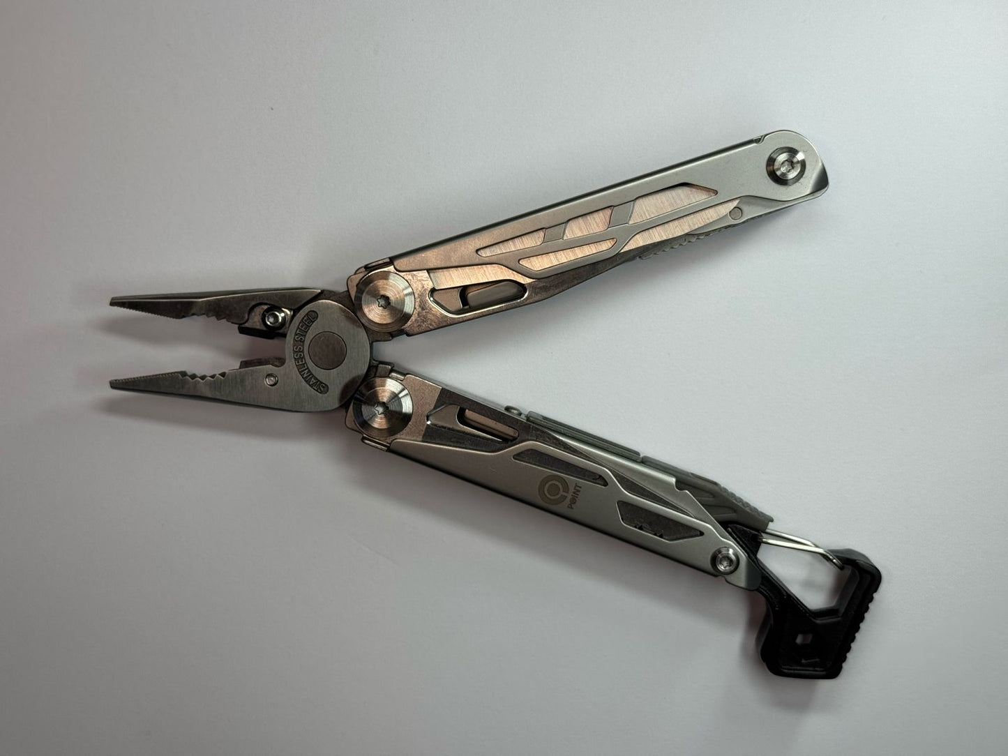 Point 16-in-1-High-Quality-Stainless steel Multifunctional Pliers gray - كماشة متعددة الوظائف 16 في 1 عالية الجودة مصنوعة من الفولاذ المقاوم للصدأ من بوينت باللون الرمادي