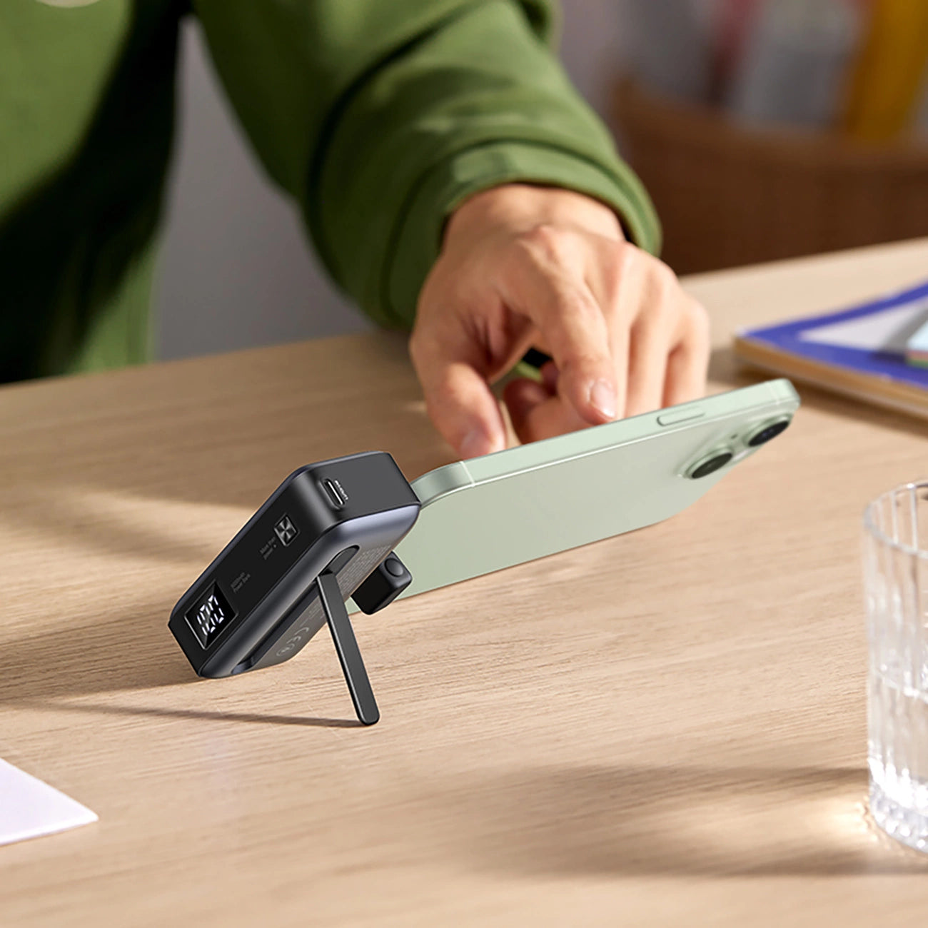 UGREEN PowerBank 5000mAh with Built-in USB-C Connector - باوربنك 5000 ملي امبير مع منفذ تايب سي مدمج (للشحن) + منفذ تايب سي اضافي وستاند من يوكرين