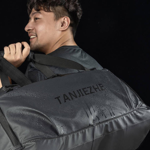 Travel fitness bag Black - حقيبة سفر رياضية مقاومة للماء باللون الاسود