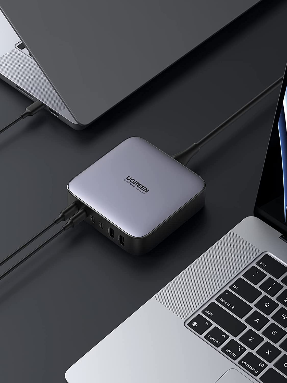 UGREEN Charger 6-Port GaN Desktop 200W With Cable Type-c To Type-c 100W 1M - شاحن 200 واط متعدد المنافذ مع كيبل تايب سي تايب سي 100 واط من يوكرين