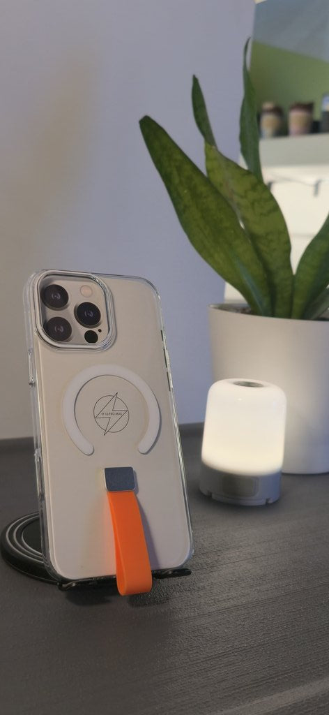 CLEAR CASE MAGSAFE IPHONE 16 PRO MAX WHITE - كفر شفاف ماك سيف للايفون 16 برو ماكس ابيض