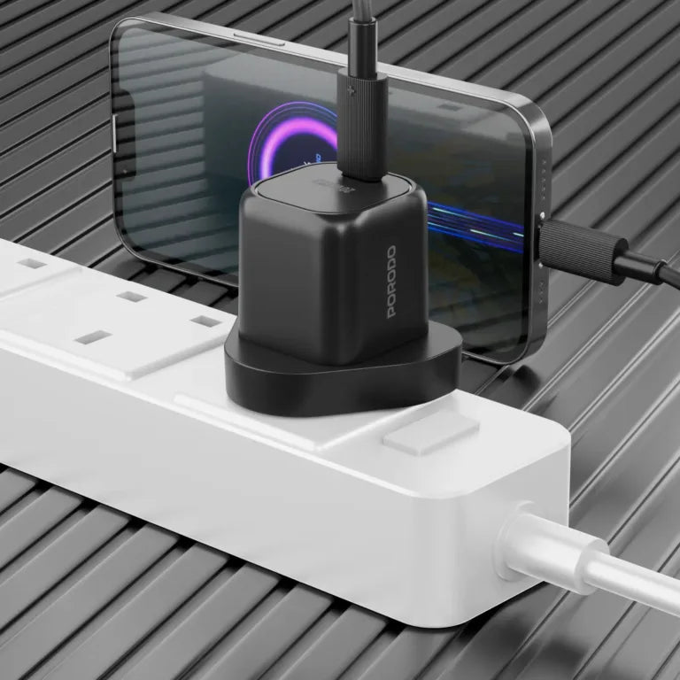 Porodo PD 20W UK Fast Charger with C to L Cable - شاحن تايب سي 20 واط مع كيبل تايب سي لايتننغ من بورودو
