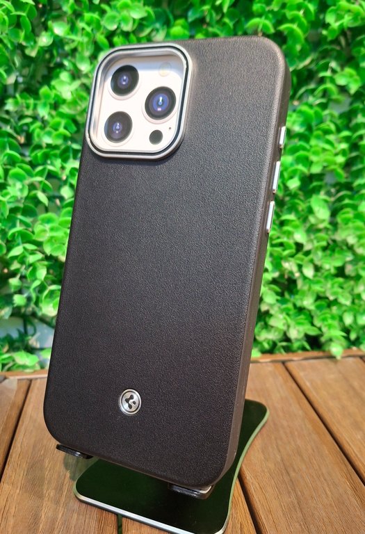 BUCKSUITI CASE FOR IPHONE 16 PRO MAX BLACK - كفر ايفون 16 برو ماكس اسود