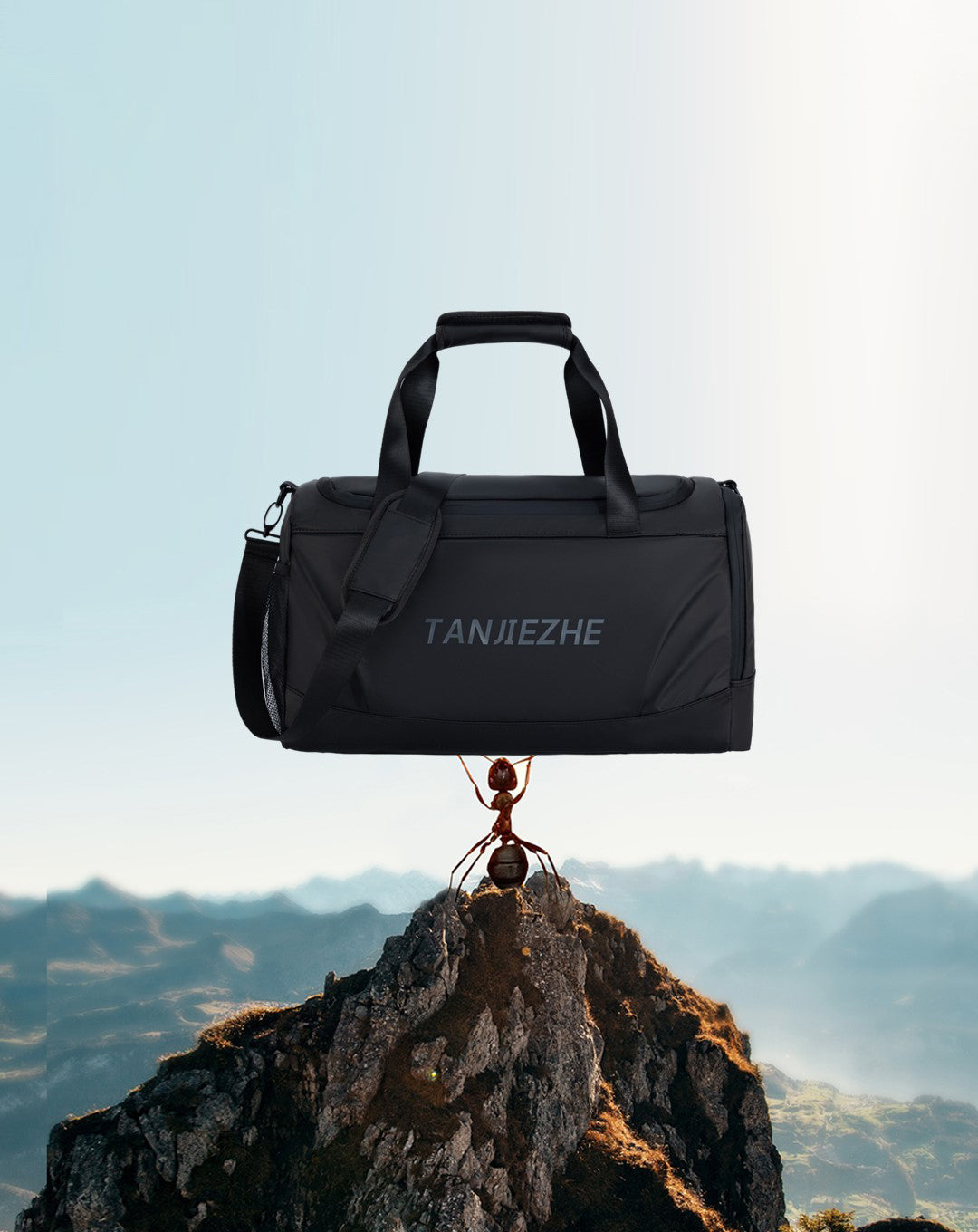 Travel fitness bag Black - حقيبة سفر رياضية مقاومة للماء باللون الاسود