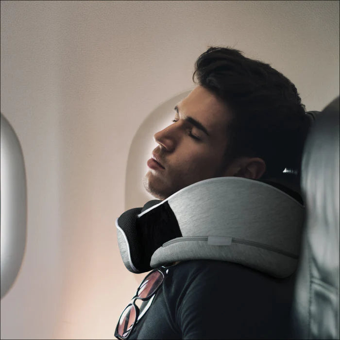 Momax World Ergonomic Travel Pillow - وسادة رقبة للسفر مريحة من موماكس