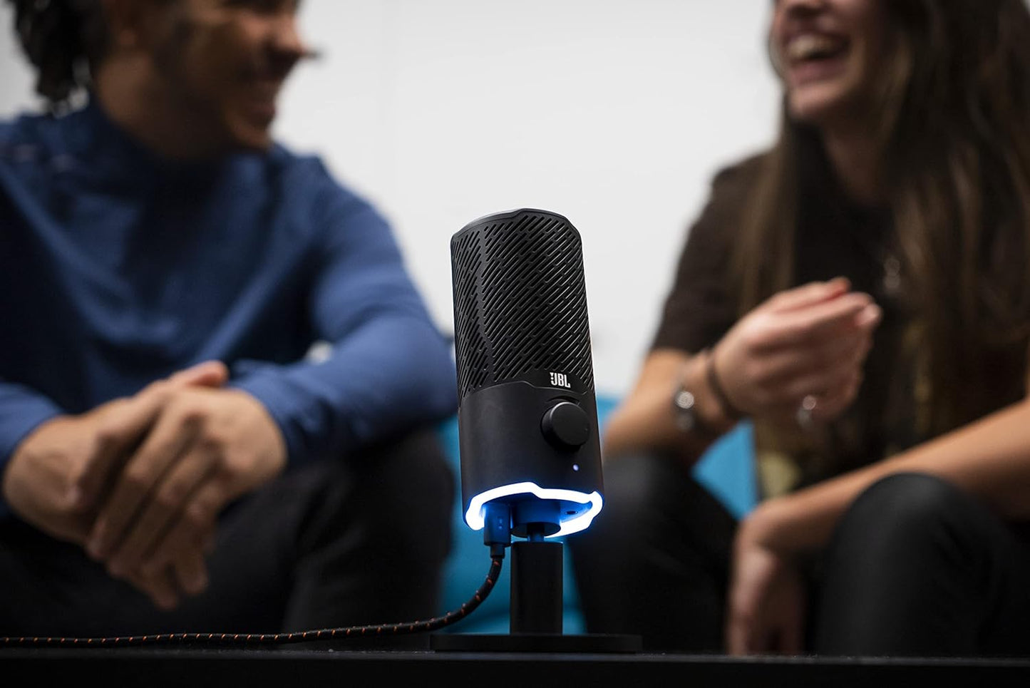 JBL Quantum Stream with Dual Pattern Premiun USB Microphone - مايكروفون يو اس بي ثنائي النمط للتسجيل والالعاب من جي بي ال