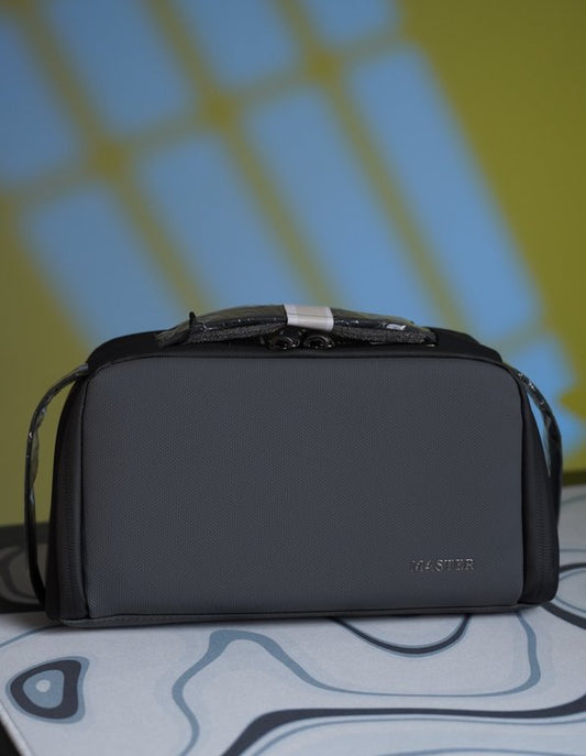 Master Travel Pouch Model 22196 Gray - حقيبة يد محمولة للاكسسوارات من ماستر رمادي