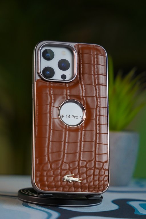 M LACOSTE CASE FOR IPHONE 14 PRO MAX BROWN - كفر ايفون 14 برو ماكس جوزي من لاكوست