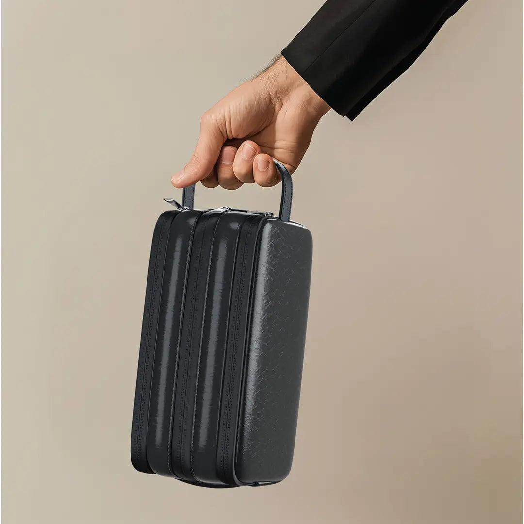 Green Lion Lucide Clutch Bag Black - حقيبة يد جلد محمولة من كرين اسود