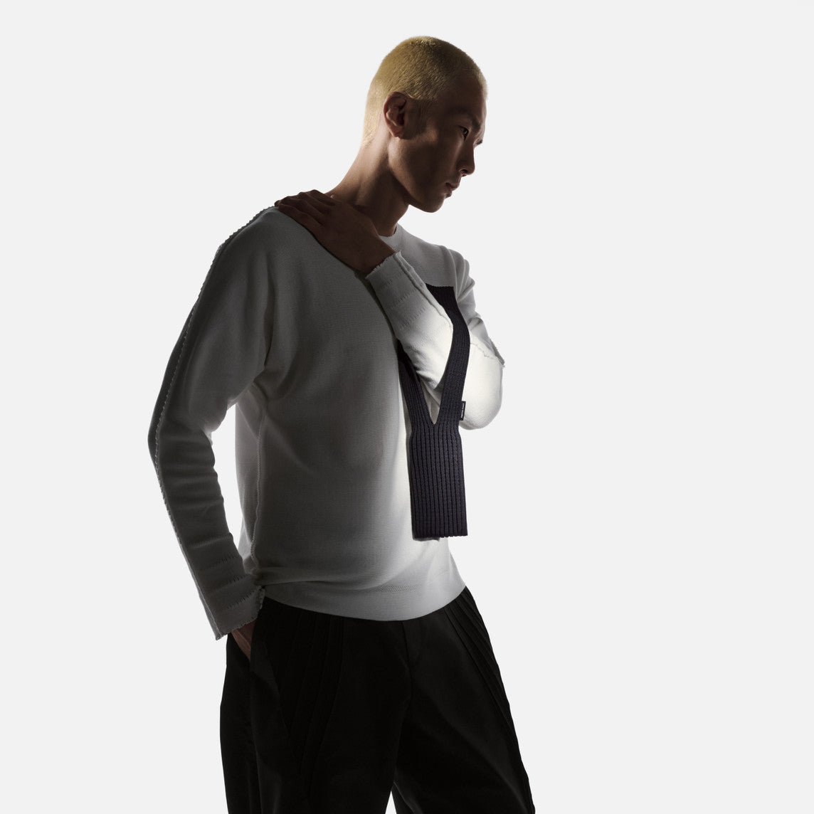 SHORT PHONE POCKET BLACK - جيب قصير لهاتف ذكي اسود