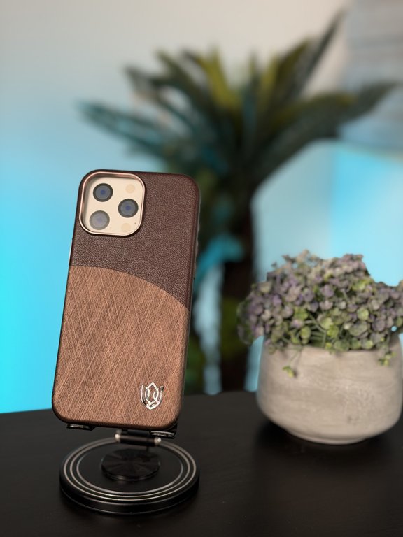 RV88 CASE FOR IPHONE 16 PRO MAX COFFEE - كفر ايفون 16 برو ماكس اللون القهوائي