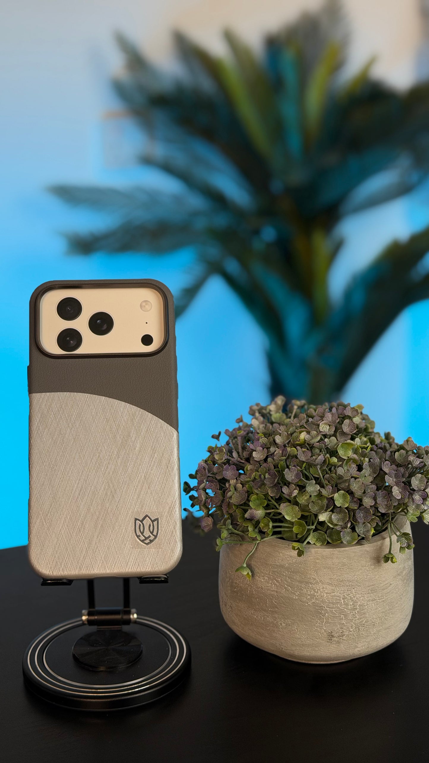 RV88 CASE FOR IPHONE 17 PRO MAX GRAY - كفر ايفون 17 برو ماكس رمادي