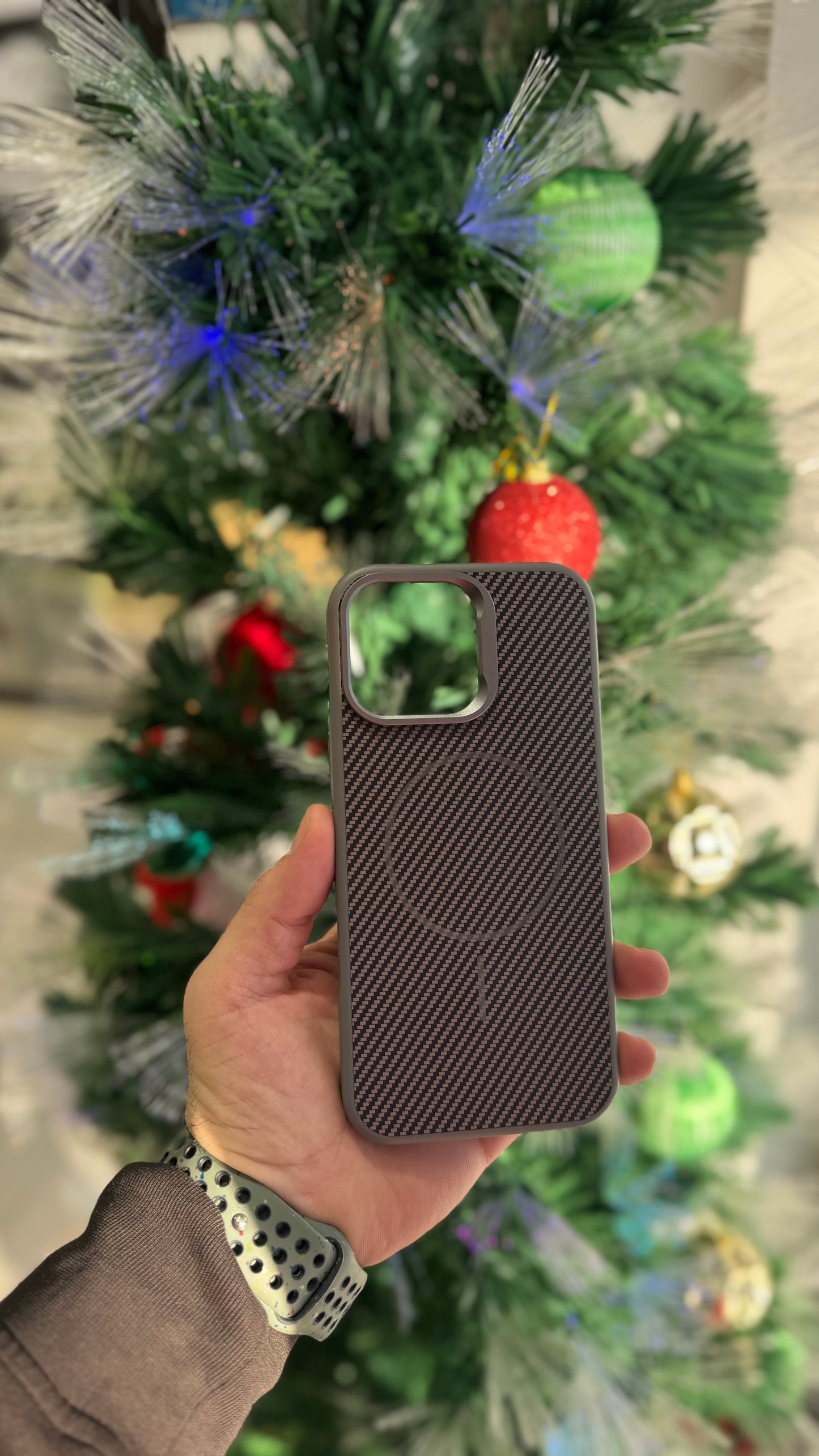 LY35-16PROMAX-GY- كفر ماك سيف للايفون ١٦ برو ماكس