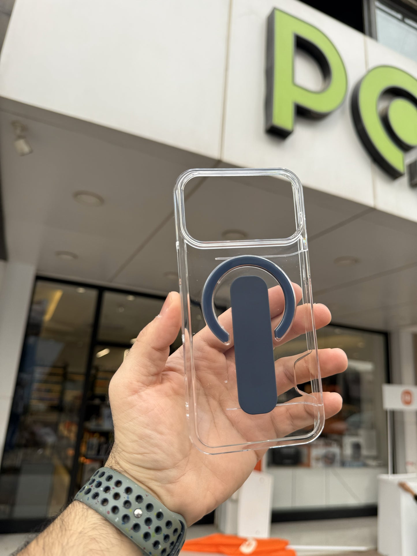 TADAGEE CLEAR CASE WITH GRIP FOR IPHONE 17 PRO MAX BLACK -  كفر ايفون 17 برو ماكس ماك سيف مع مسكة اسود