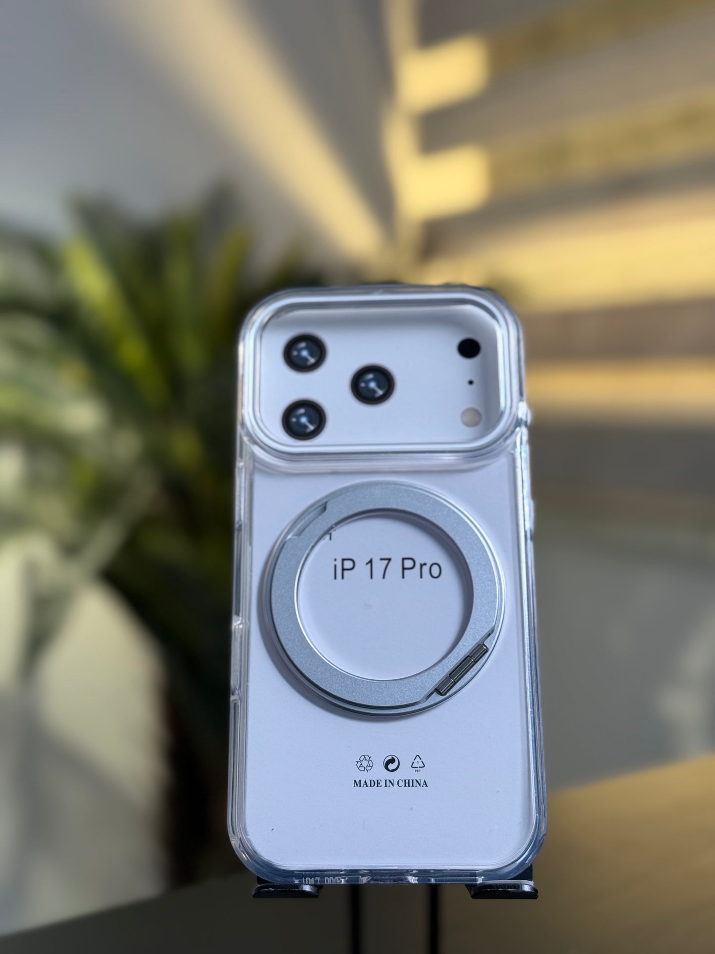 M CASE WITH GRIP FOR IPHONE 17 PRO SLIVER - كفر ايفون 17 برو  مع ستاند فضي
