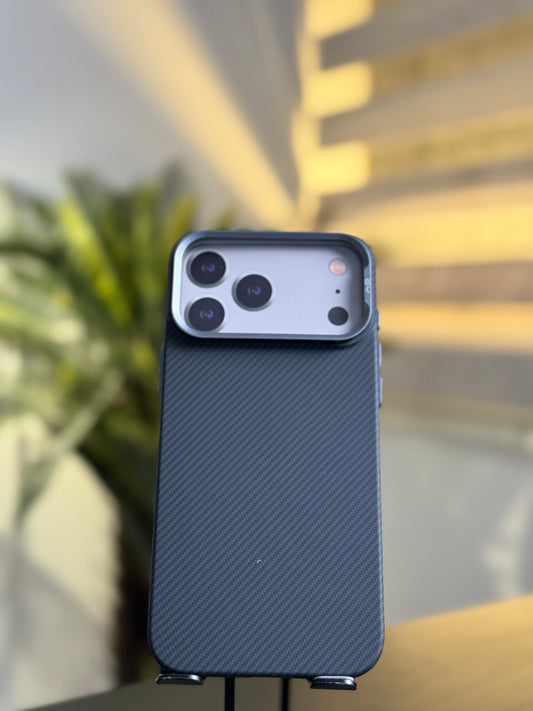 YANG CASE CARBON FIBER FOR IPHONE 17 PRO MAX BLACK - كفر ايفون 17 برو ماكس اسود