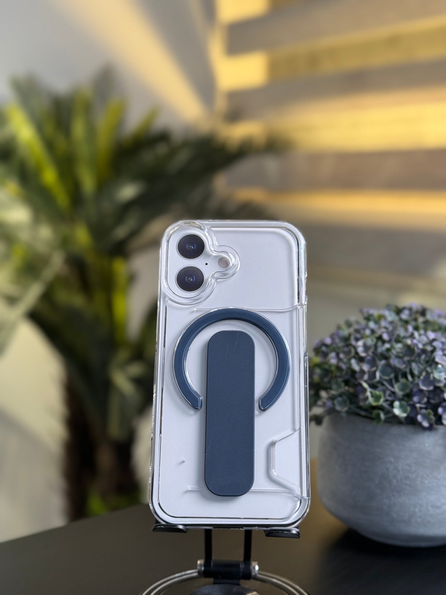 TADAGEE CLEAR CASE WITH GRIP FOR IPHONE 17 BLUE - كفر ايفون 17 ماك سيف ازرق