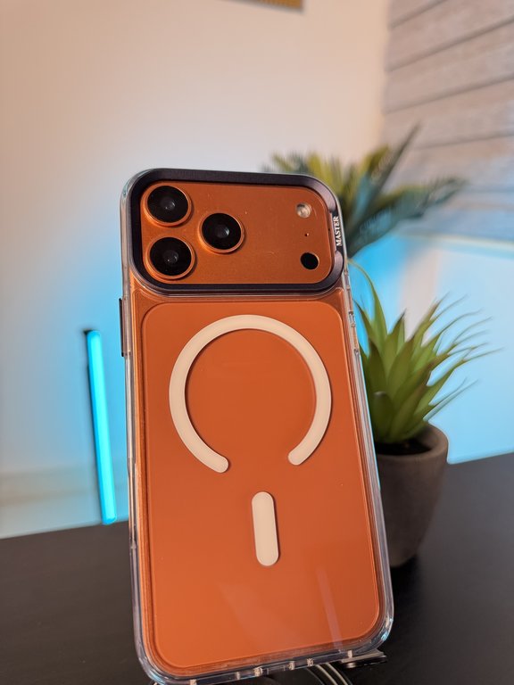 Master Anti-Yellowing Magsafe Case For iPhone 17 Pro Max Blue - كفر ايفون 17 برو ماكس ماك سيف من ماستر ازرق شفاف