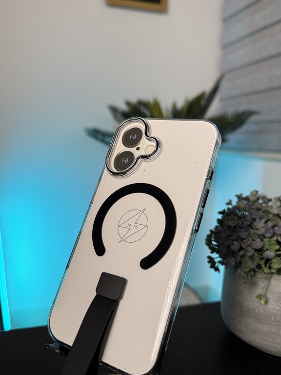 CLEAR CASE MAGSAFE IPHONE 16 BLACK - كفر شفاف ماك سيف للايفون 16 اسود