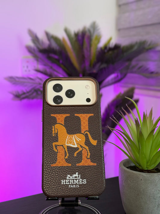 RV91 CASE FOR IPHONE 17 PRO MAX BEIGE - كفر ايفون 17 برو ماكس بيجي