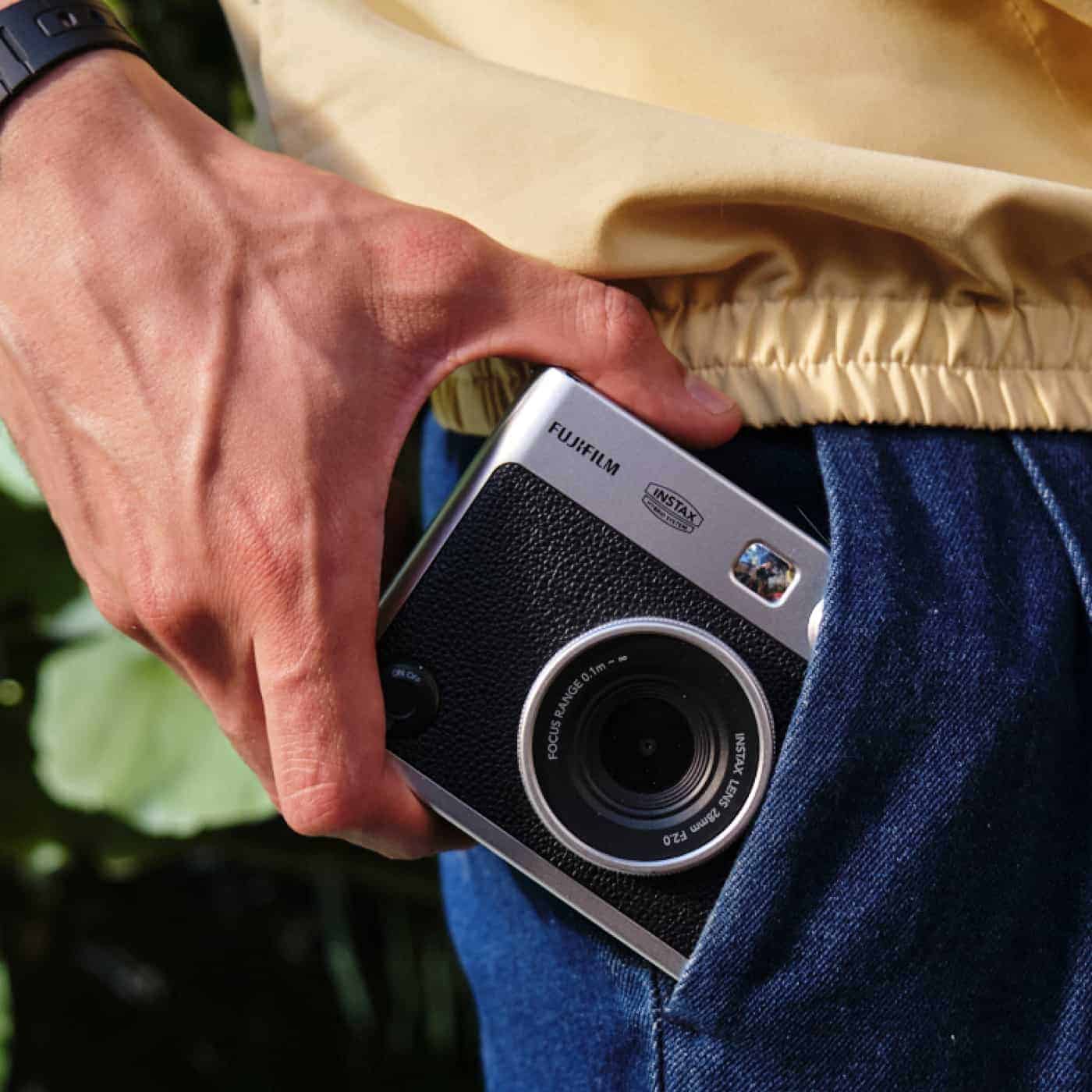 Fujifilm Instax Mini EVO Instant Camera black - كاميرا تصوير فورية ميني ايفو من فوجي فيلم انستاكس لون اسود