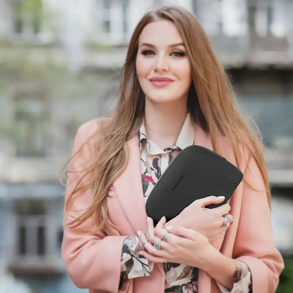 PORODO LIFESTYLE POUCH WITH HANDLE BLACK - حقيبة يد للاكسسوارات مع مقبض من بورودو اسود