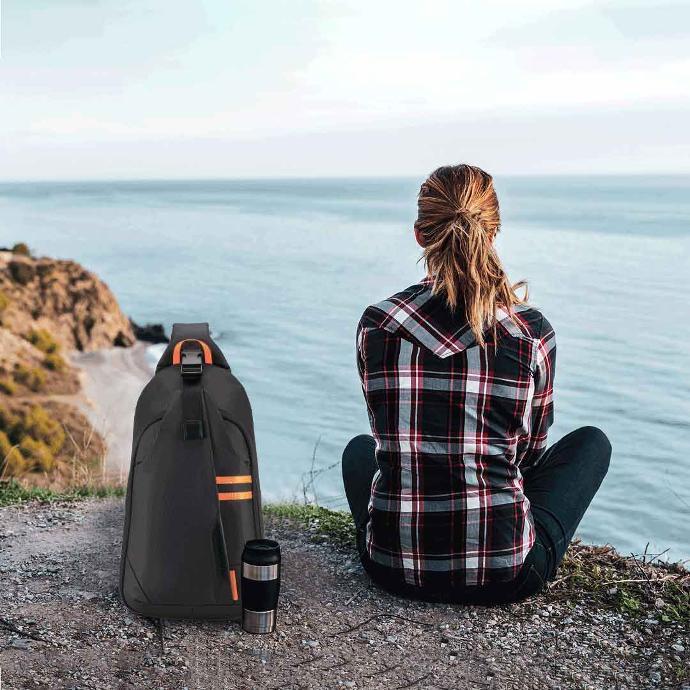 Porodo Gaming Water-Resistant PU Sling Bag With USB-C Port  - حقيبة ظهر رياضية ذات الحزام الواحد من بورودو