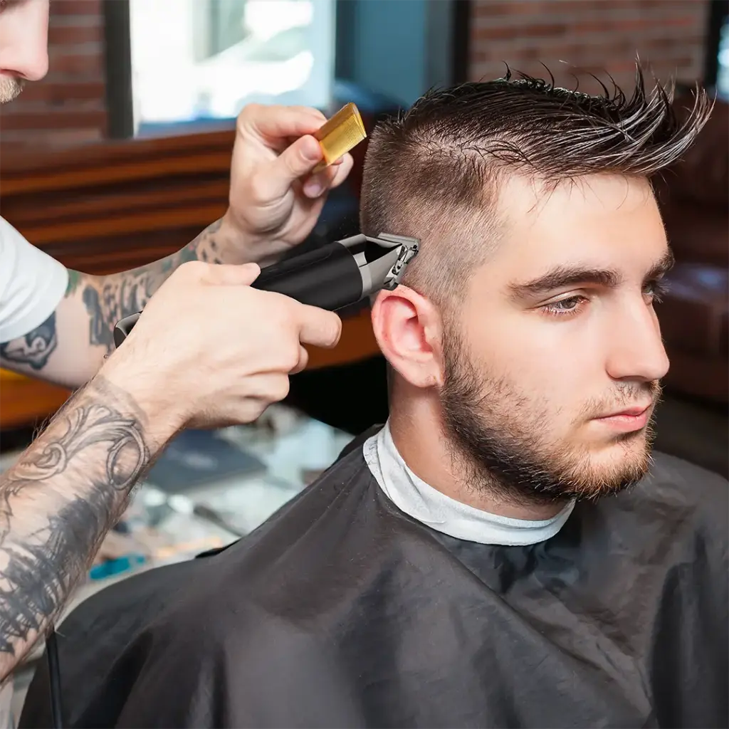 Porodo Lifestyle 8W Hair Trimmer with 3 Detachable Combs 1200mAh Black - ماكنة حلاقة 8 واط مع 3 امشاط قابلة للفصل 1200 ملي امبير من بورودو اسود