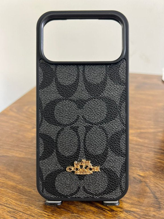 FOXTECH CASE FOR IPHONE 17 PRO MAX BLACK - كفر ايفون 17 برو ماكس من فوكس تك لون اسود