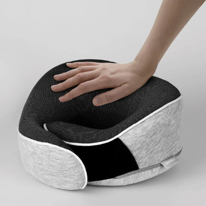 Momax World Ergonomic Travel Pillow - وسادة رقبة للسفر مريحة من موماكس