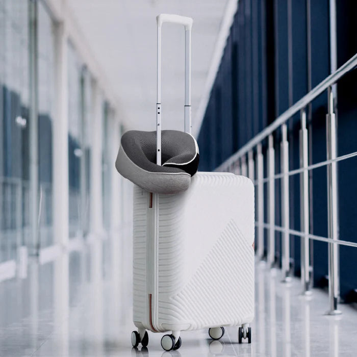 Momax World Ergonomic Travel Pillow - وسادة رقبة للسفر مريحة من موماكس