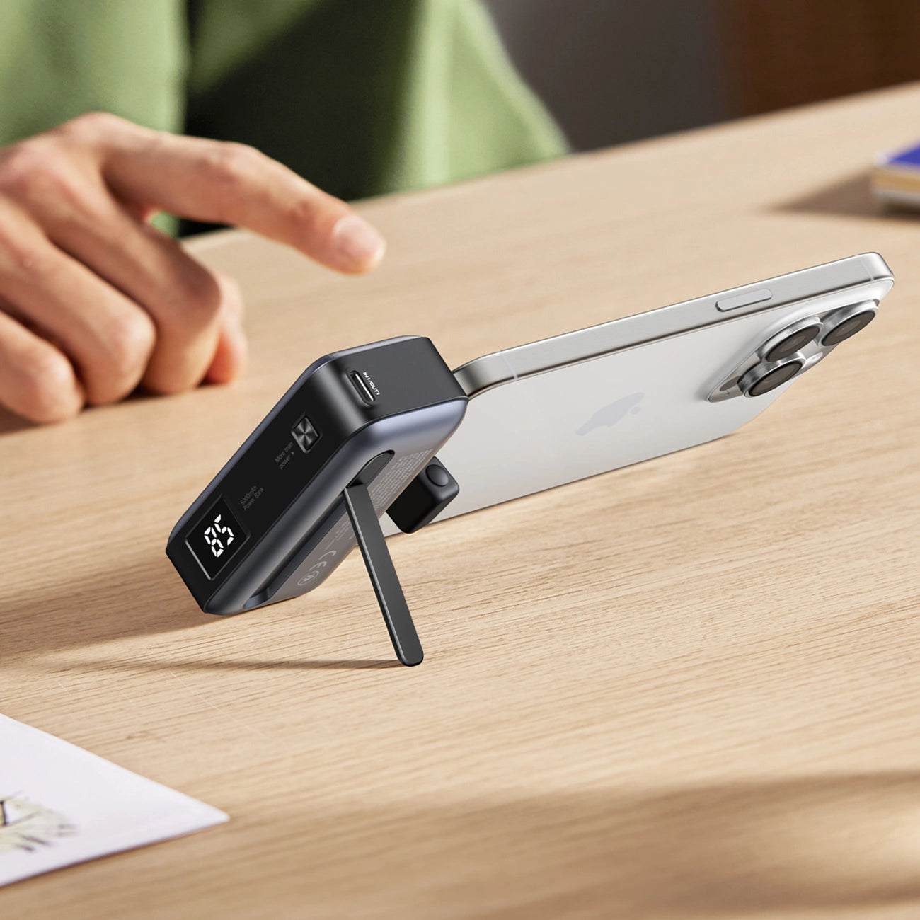 UGREEN PowerBank 5000mAh with Built-in USB-C Connector - باوربنك 5000 ملي امبير مع منفذ تايب سي مدمج (للشحن) + منفذ تايب سي اضافي وستاند من يوكرين