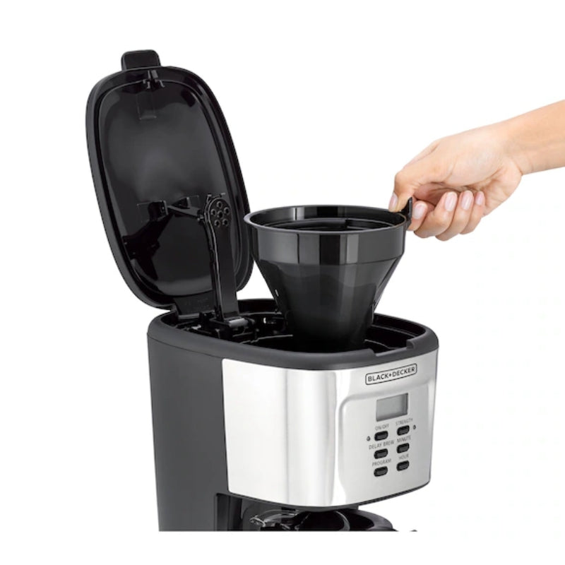 Black&Decker DCM85-B5 12 cup coffee maker 900W black/silver -ماكنة تحضير القهوة بسعة 12 كوب وبقدرة 900 واط من بلاك اند ديكر