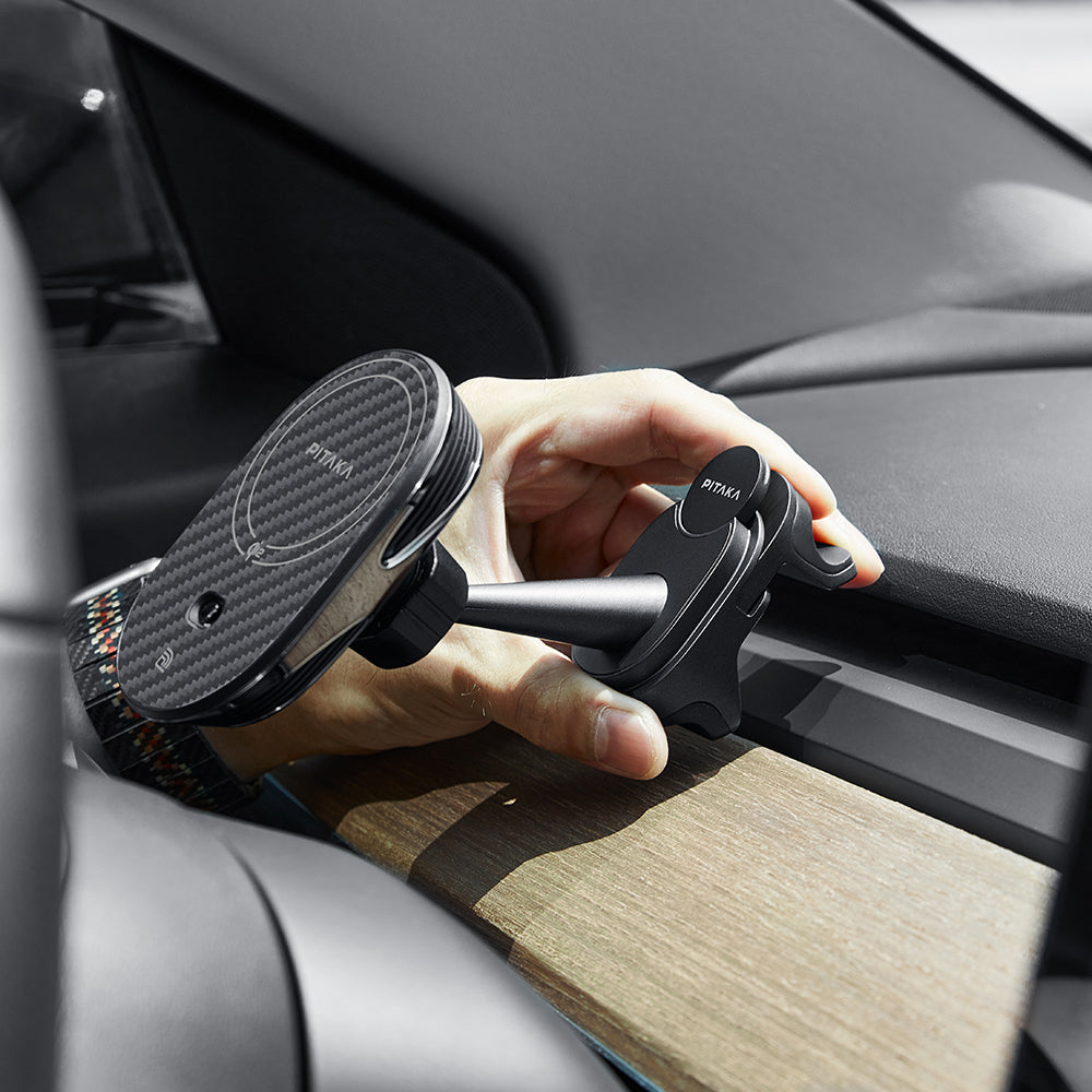 PITAKA MAGNETIC CAR PHONE HOLDER FOR AIR VENT QI2 - ستاند سيارة مغناطيسي بفتحة التبريد مع شحن لاسلكي من بيتاكا