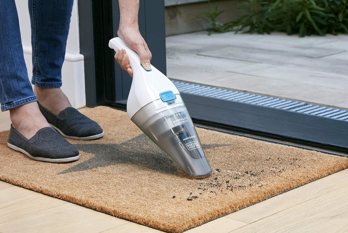 Black&Decker NVC115JL-B5 Vacuum cleaner 3.6V white/Gray - مكنسة كهربائية لاسلكية محمولة من بلاك اند ديكر